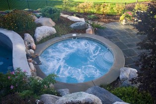 Residential pool maintained by Spectrum Pool Care in Beverly Hills